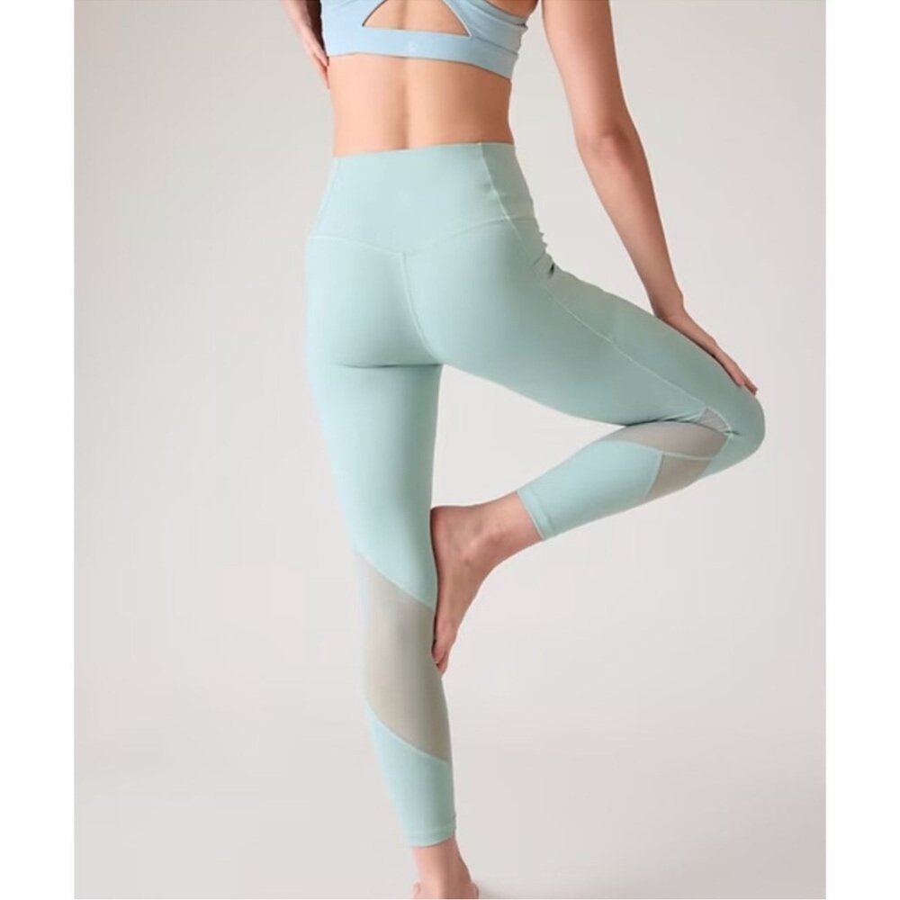 Athleta S SALUTATION STASH HIGH RISE MESH 7/8 TIGHT Small Dawn Blue Exc. Cond. - Picture 3 of 10